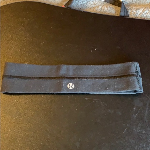lululemon athletica Accessories - LULULEMON HEADBAND